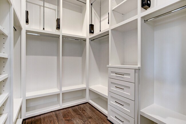 Building Photo - 325 Bunker Hill Rd