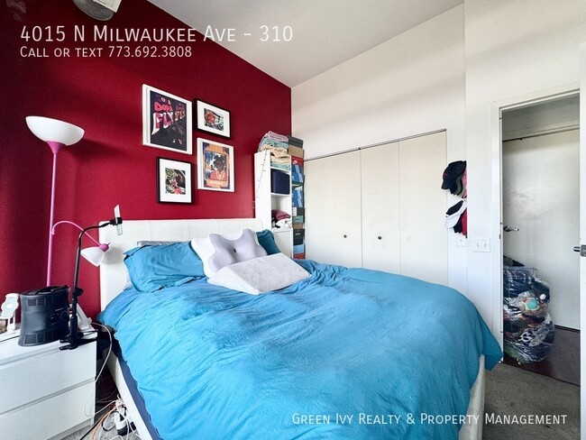 Building Photo - 4015 N Milwaukee Ave