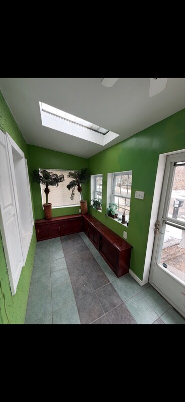 Building Photo - 191 Parkinson Ave