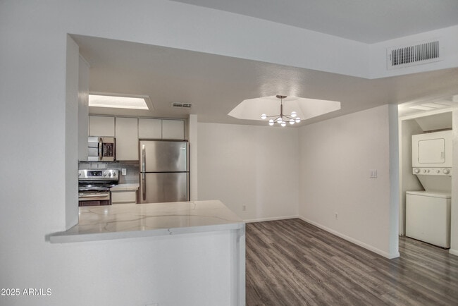 Building Photo - 4850 E Desert Cove Ave