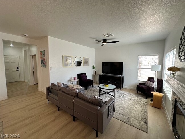 Building Photo - 9825 Garamound Ave