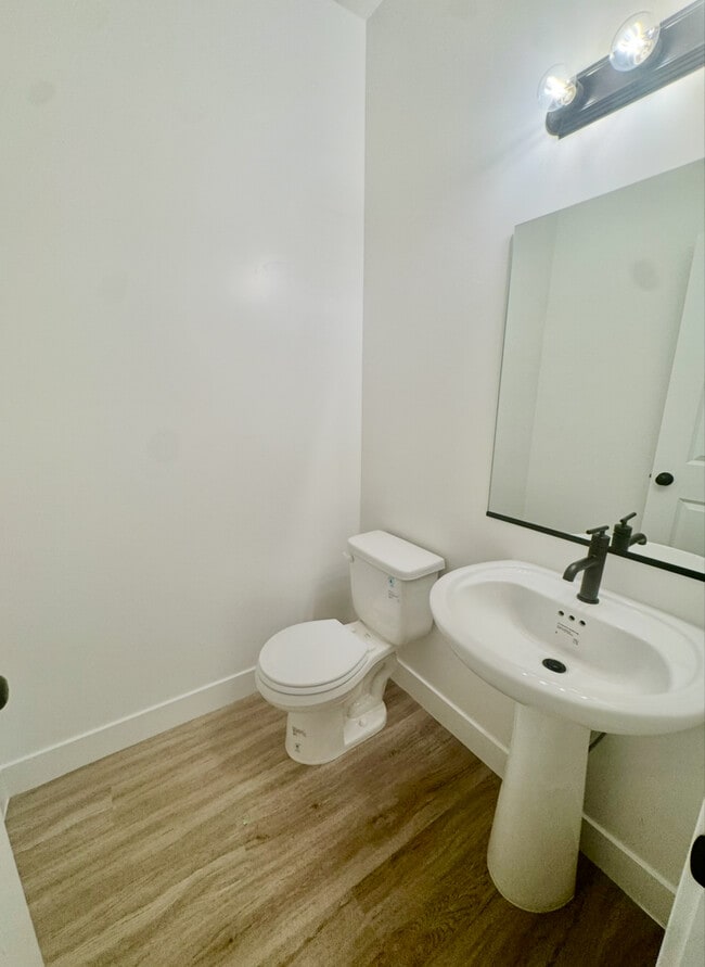 Building Photo - 5715 S Weehawken Ln