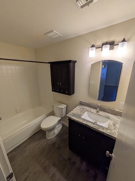 Building Photo - 2938 N 61st Pl Unit 135