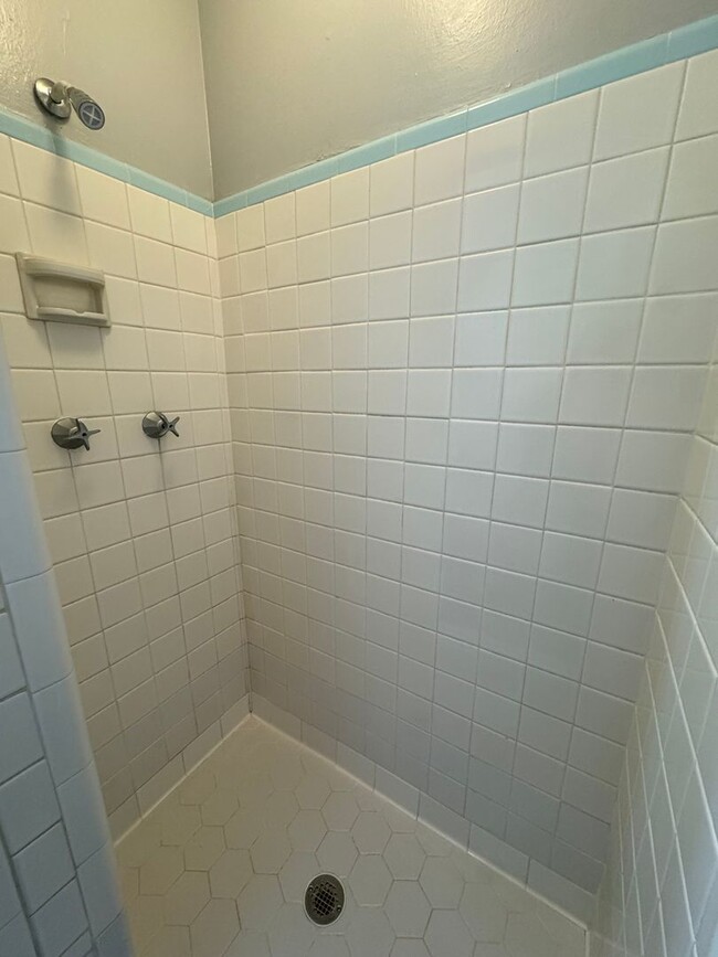 Building Photo - Very Nice Newly Rehabbed Home in Frayser -...