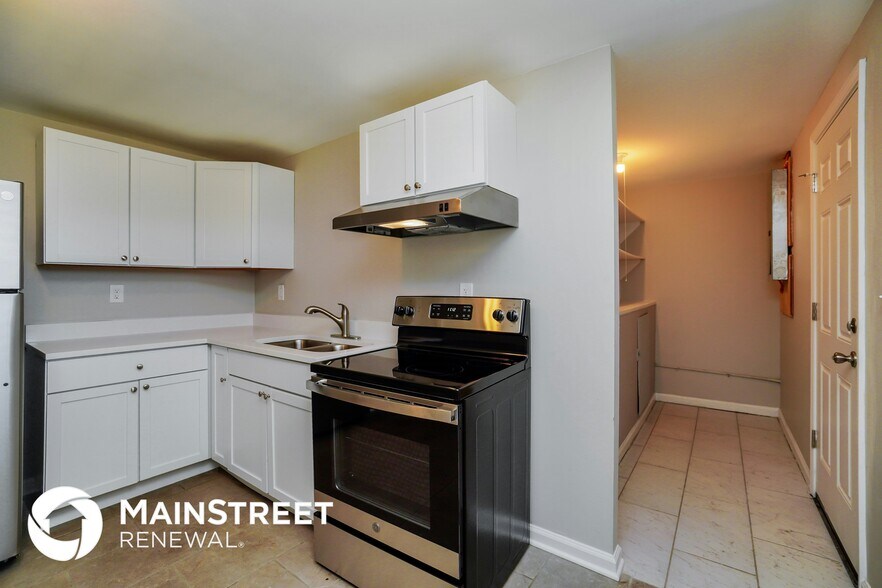 Building Photo - 357 Amesbury Dr