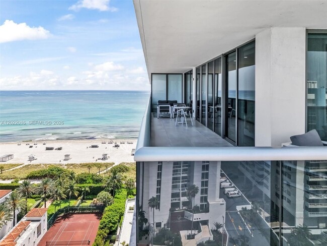 Building Photo - 5875 Collins Ave