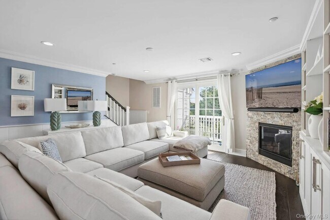 Building Photo - 34 Village Green Dr