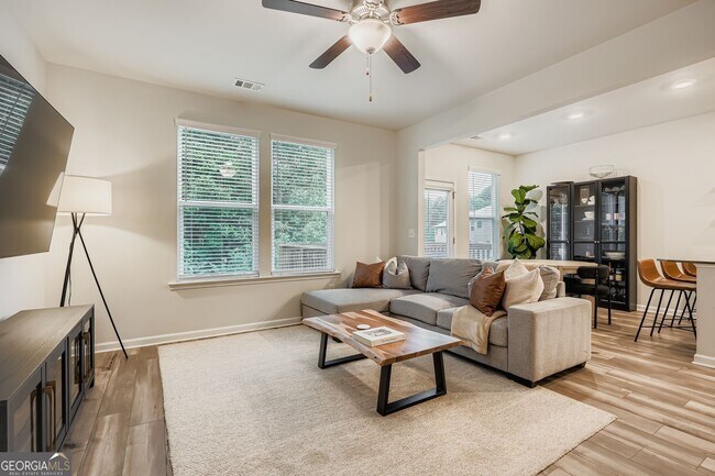 Building Photo - 4630 Blake Lp