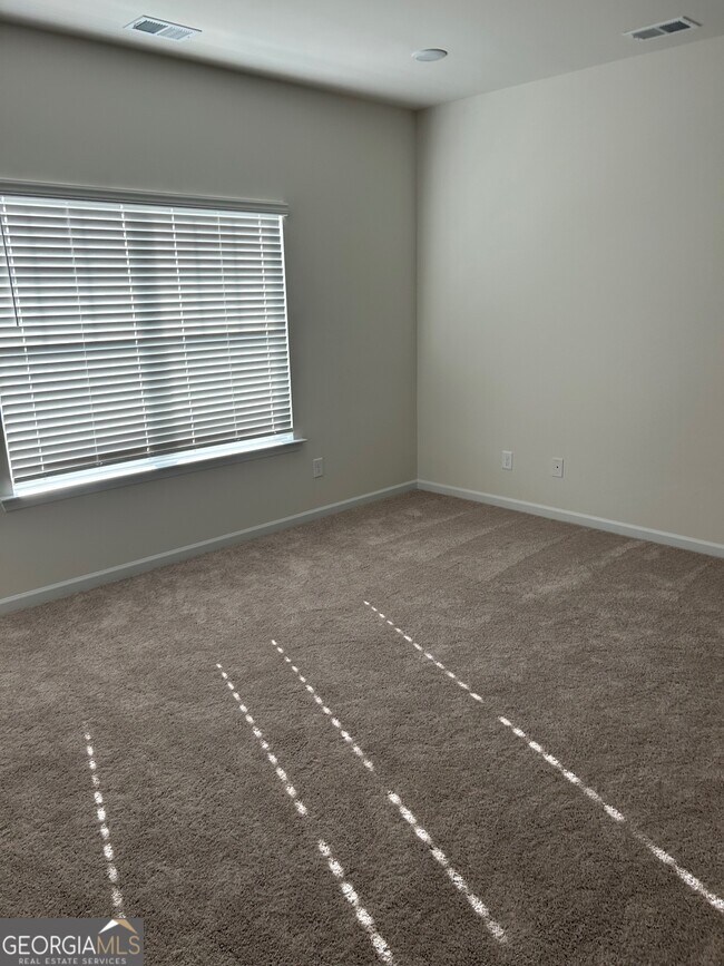 Building Photo - 77 Professional Pl