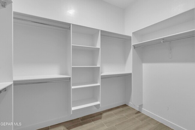 Building Photo - 15233 Expectation Ave