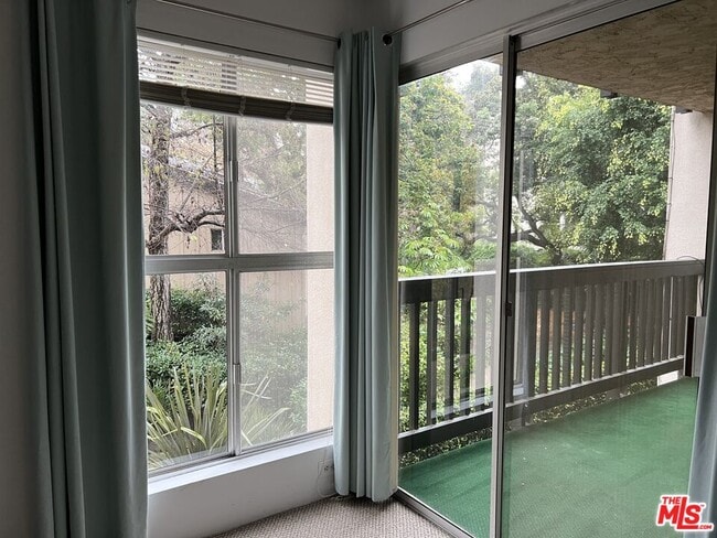 Building Photo - 1115 Raintree Cir