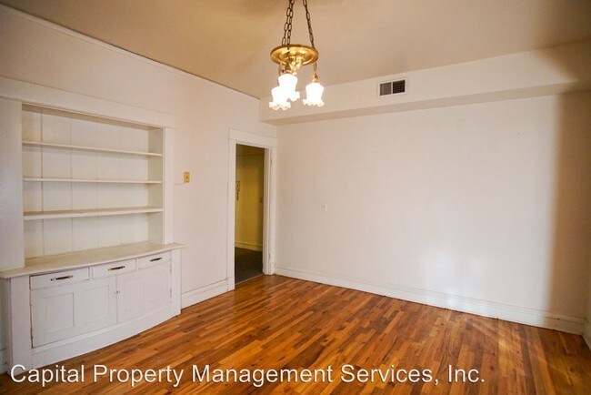 Building Photo - 2167 SW Yamhill St