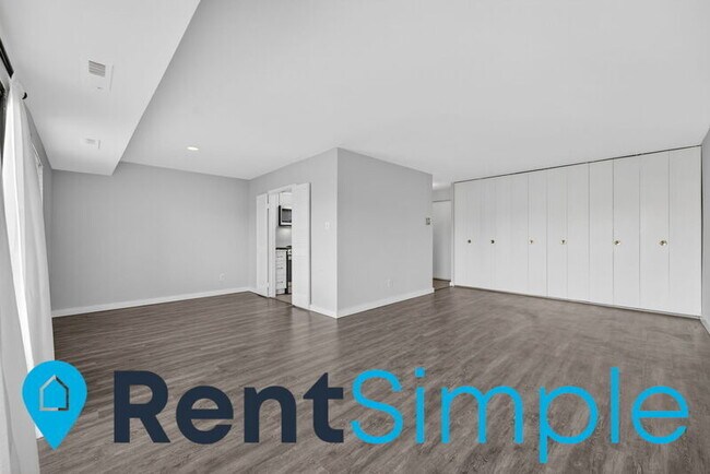 Building Photo - 6001 Arlington Blvd