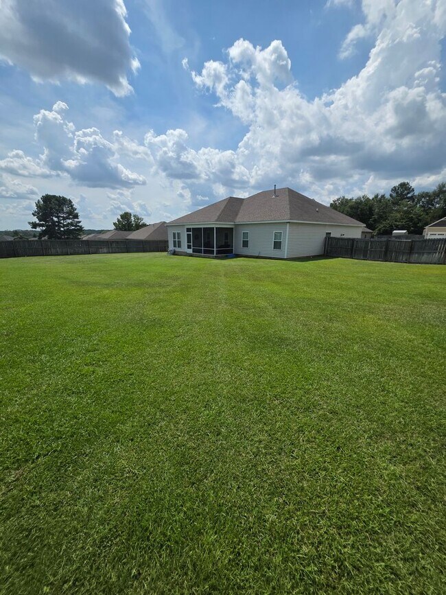 Building Photo - 188 Mayberry Way