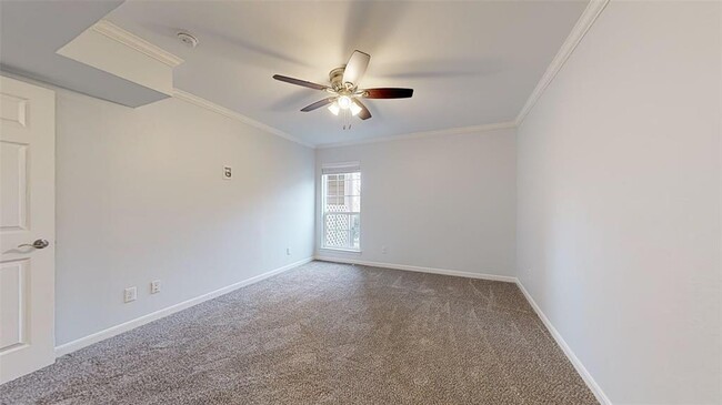 Building Photo - 1860 White Oak Dr