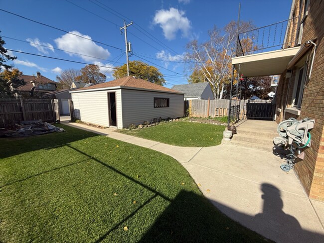 Building Photo - Caleb Hyatt - Tenant Placement