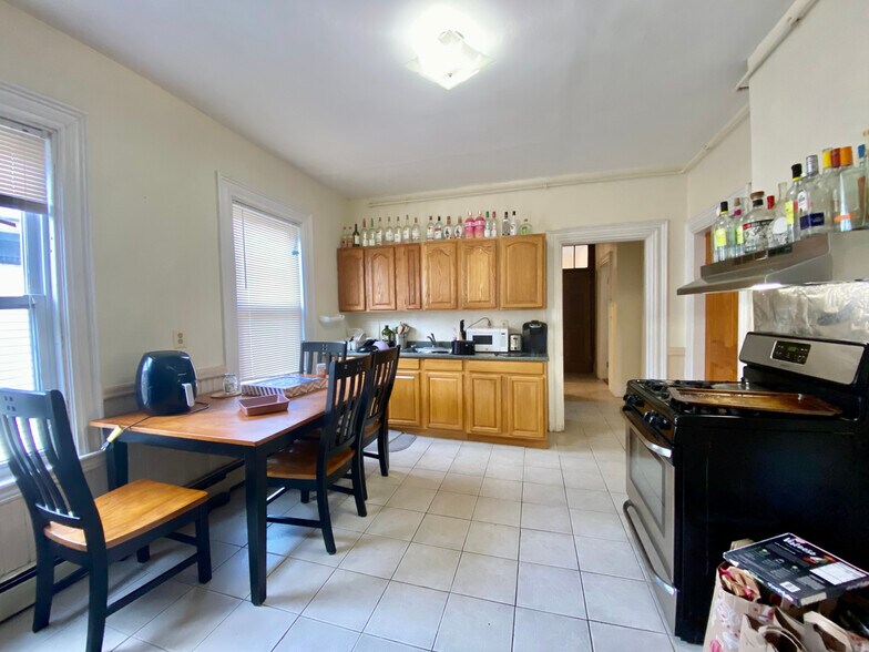 Building Photo - 103 Calumet St