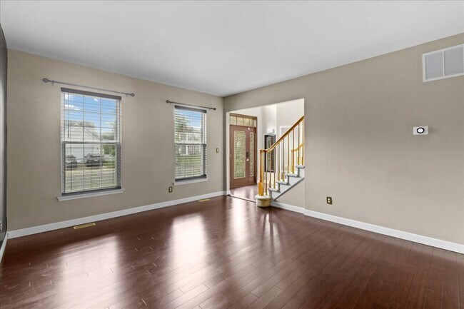 Building Photo - 49 Equestrian Dr