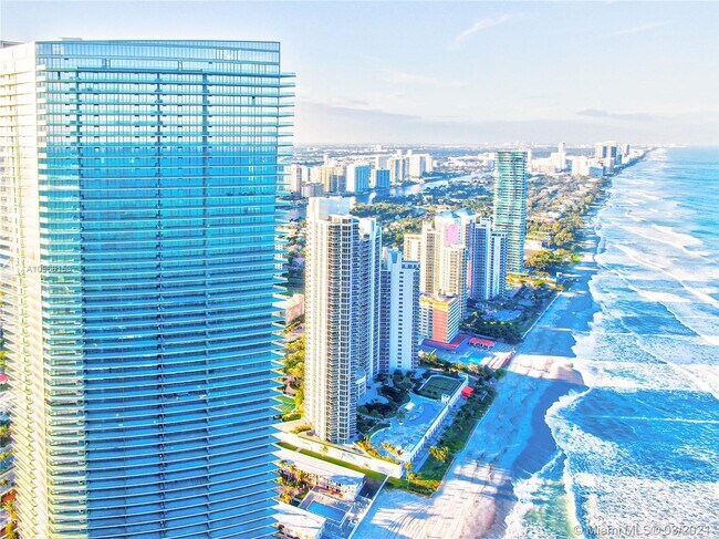 Building Photo - 18975 Collins Ave