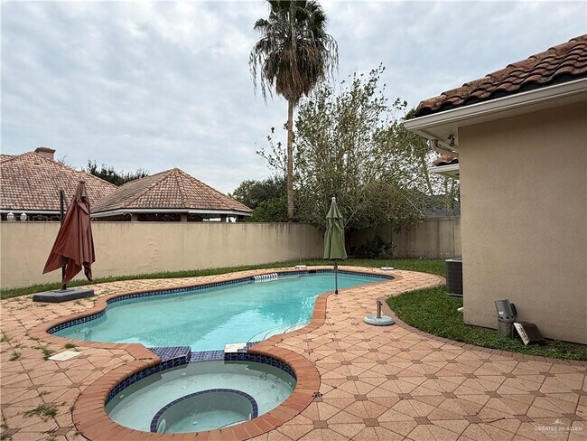 Building Photo - 31 N 5th St