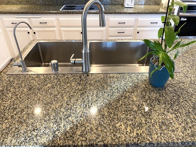 Building Photo - 3755 Torrey Vw Ct