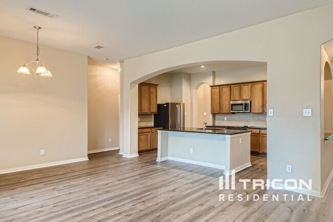 Building Photo - 7814 Longbow Ln