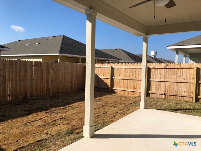 Building Photo - 635 Ashers Pl