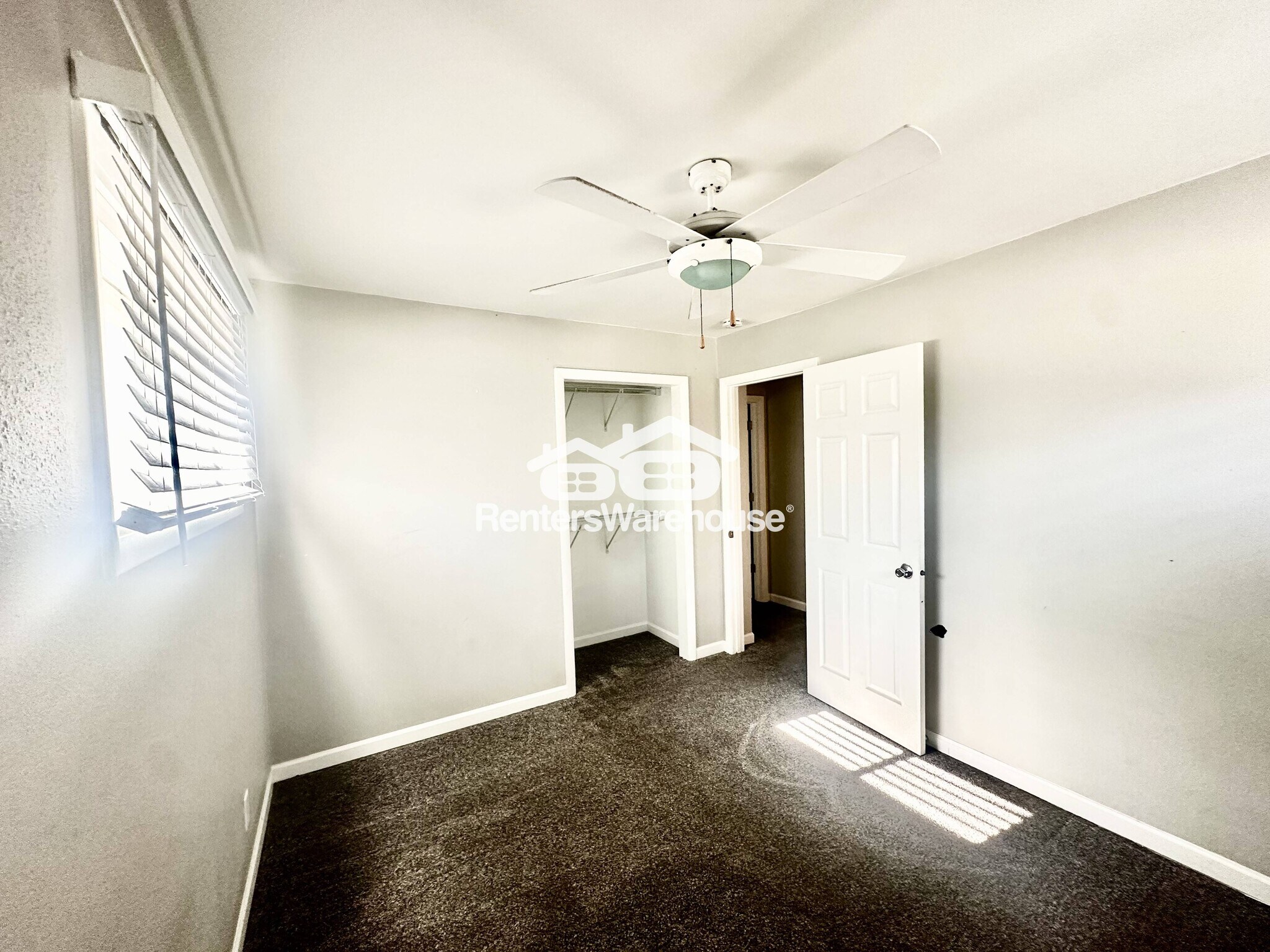 Building Photo - 4120 SE 15th Ct