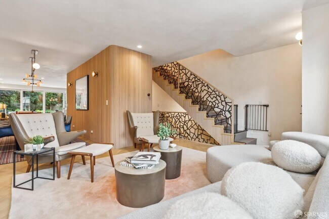 Building Photo - 7 Seymour St