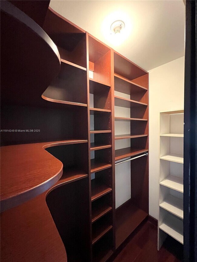 Building Photo - 350 S Miami Ave