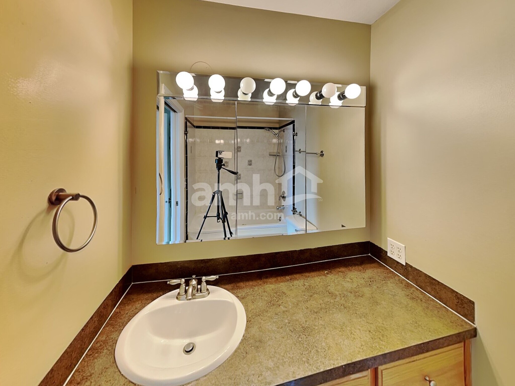 Building Photo - 451 W 225 N