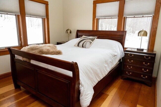 Building Photo - 196 Black Mountain Rd