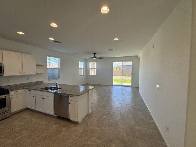 Building Photo - 32067 N Wayne Ln