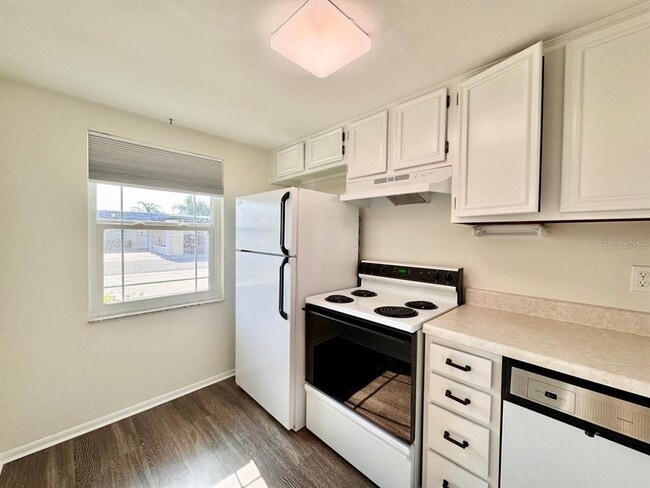 Building Photo - 3422 Trophy Blvd