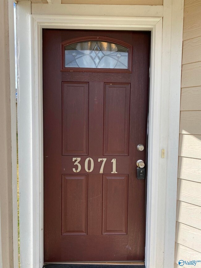 Building Photo - 3071 Lakeland Dr SW