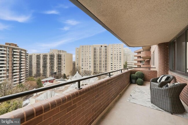 Building Photo - 4550 N Park Ave