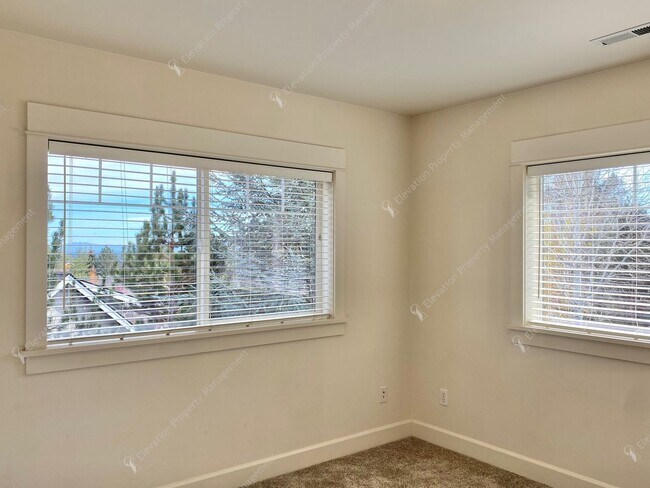 Building Photo - Light-Filled Awbrey Butte Retreat