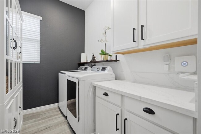 Building Photo - 246 Tallis Hills Ave