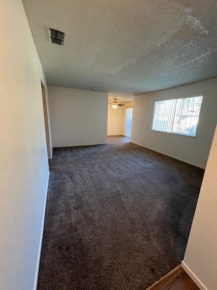 Living Room - Lindsay Apartments