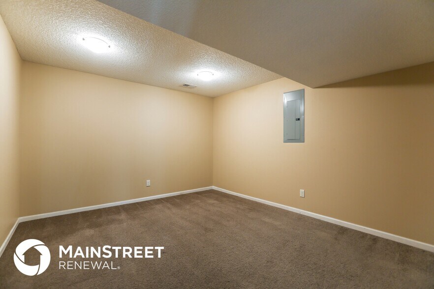 Building Photo - 108 Golfview Dr