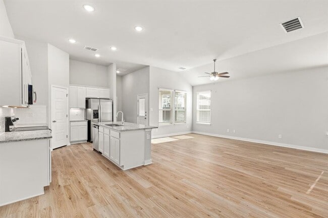 Building Photo - 158 Schrader Dr