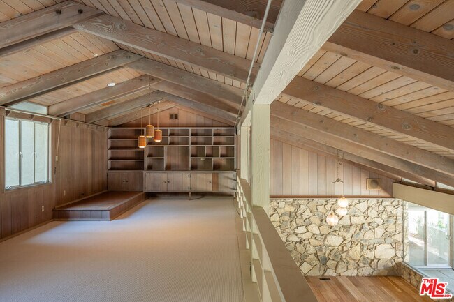 Building Photo - 1365 N Wetherly Dr