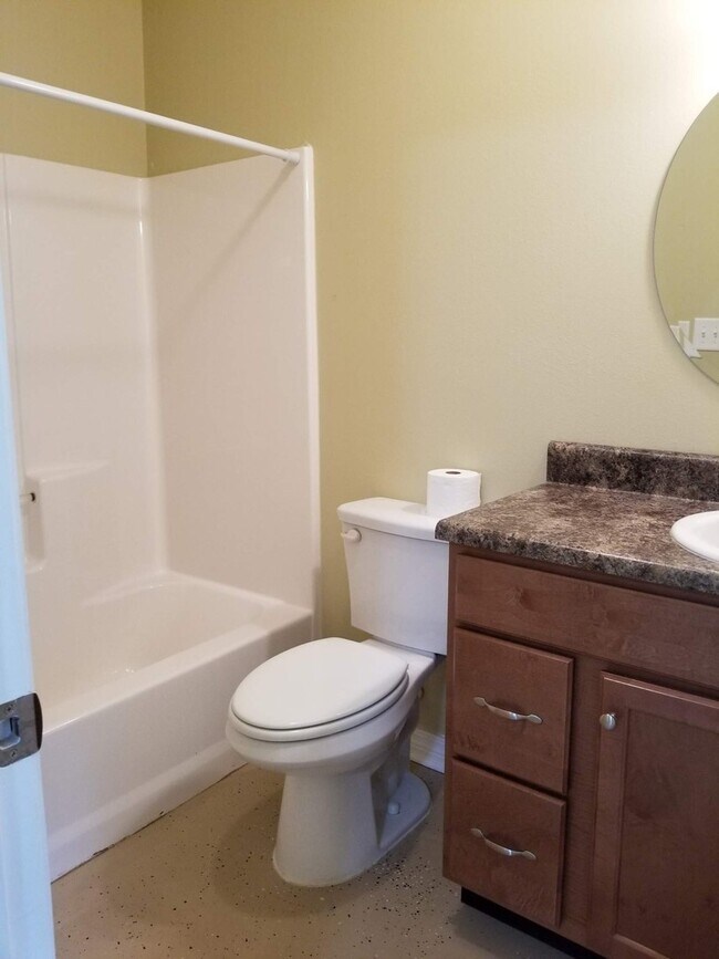 Building Photo - Country Rental on 1.59 Acres – Privacy & Space in Lucedale