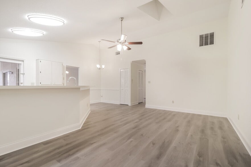 Building Photo - 3470 Paisley Cir