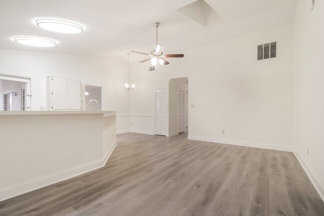 Building Photo - 3470 Paisley Cir