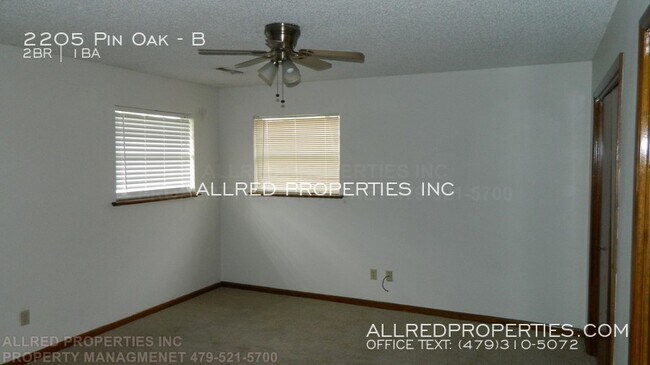 Building Photo - Springdale Duplex Available Now!