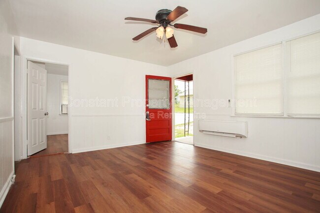 Building Photo - 1105 Stephens St