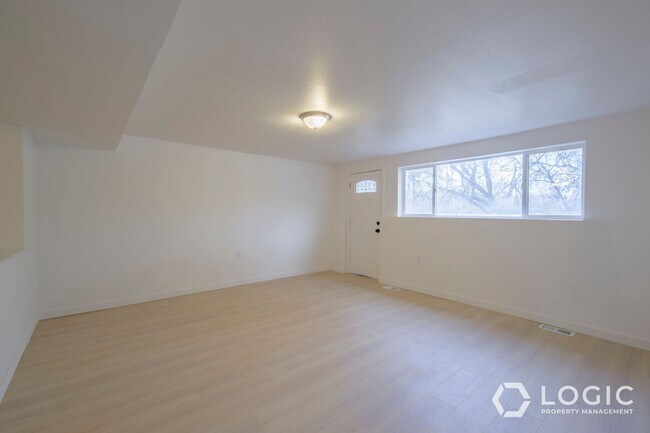 Building Photo - 3151 Quincy Ave