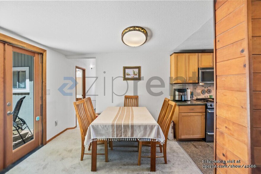 Building Photo - 17985 Helen Way