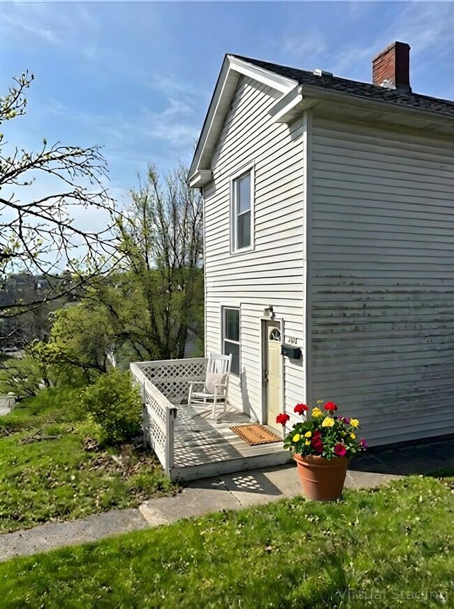 Building Photo - 3 bed/1 bath Single Family Home Clairton, PA